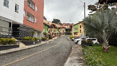 Apartamento de 3 alcobas en venta en Los Colegios, Rionegro, 100 m² · foto 2 de 19