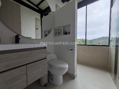 Casa de 3 alcobas en venta en Alto Del Escobero, Envigado, 260 m² · foto 10 de 20