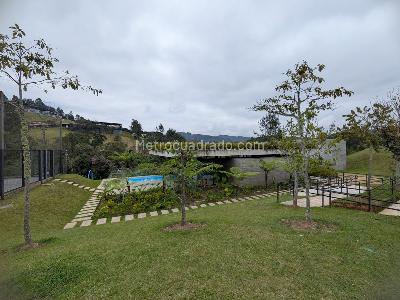 Casa de 3 alcobas en venta en Alto Del Escobero, Envigado, 260 m² · foto 19 de 20