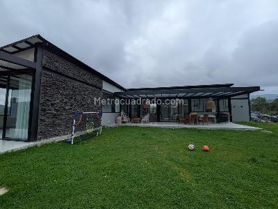 Casa de 3 alcobas en venta en Alto Del Escobero, Envigado, 260 m² · foto 4 de 20