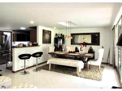 Casa de 4 alcobas en venta en Aves Maria, Sabaneta, 300 m² · foto 2 de 14