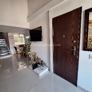 Apartamento de 3 alcobas en venta en Sabaneta, Sabaneta, 112 m² · foto 6 de 17