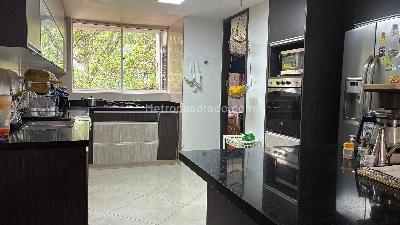 Apartamento en venta en El Poblado, Medellín · foto 3 de 16