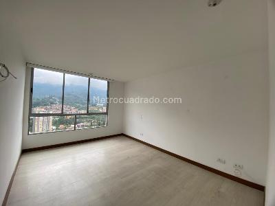 Apartamento de 2 alcobas en venta en Loma De Las Brujas, Envigado, 77 m² · foto 2 de 12