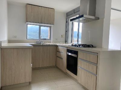 Apartamento de 2 alcobas en venta en Loma De Las Brujas, Envigado, 77 m² · foto 7 de 12