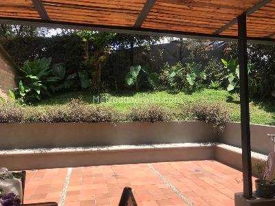Casa de 3 alcobas en venta en La Macarena, Rionegro, 214 m² · foto 4 de 12