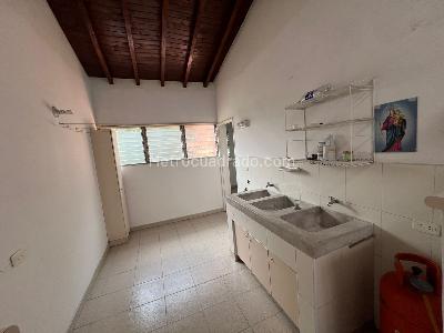 Apartamento de 4 alcobas en venta en La Castellana, Medellín, 117 m² · foto 2 de 14