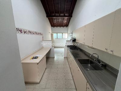 Apartamento de 4 alcobas en venta en La Castellana, Medellín, 117 m² · foto 3 de 14