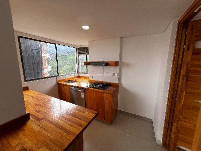 Apartamento de 3 alcobas en venta en Loma De San Jose, Sabaneta, 104 m² · foto 2 de 16