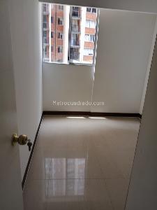 Apartamento de 3 alcobas en venta en Niquia, Bello, 57 m² · foto 4 de 10