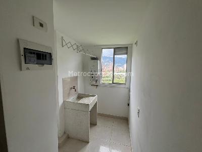 Apartamento de 3 alcobas en venta en Fontidueño, Bello, 62 m² · foto 3 de 11