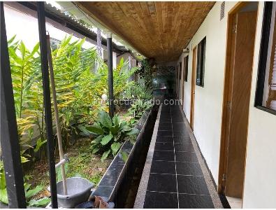 Casa de 5 alcobas en venta en San Joaquin, Medellín, 327 m² · foto 2 de 20