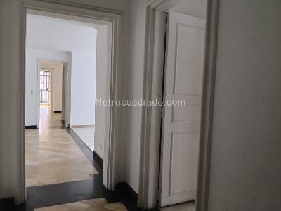 Apartamento de 3 alcobas en venta en Suramericana Medellin, Medellín, 242 m² · foto 7 de 16