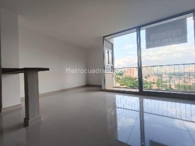 Apartamento de 2 alcobas en venta en Madera, Bello, 61 m² · foto 3 de 7