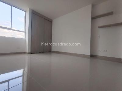 Apartamento de 2 alcobas en venta en Madera, Bello, 61 m² · foto 4 de 7