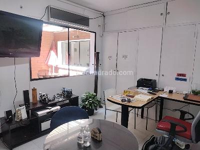 Apartamento de 3 alcobas en venta en Belen Rosales, Medellín, 225 m² · foto 2 de 20