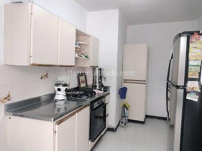 Apartamento de 3 alcobas en venta en Belen Rosales, Medellín, 225 m² · foto 7 de 20