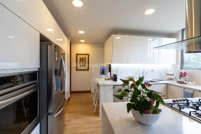 Apartamento de 3 alcobas en venta en Loma Cola Del Zorro, Medellín, 217 m² · foto 8 de 20