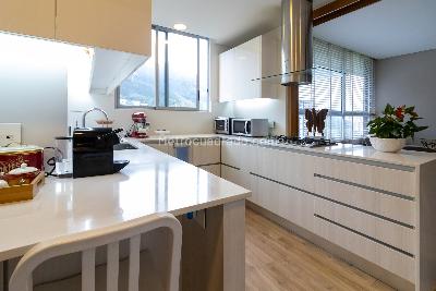 Apartamento de 3 alcobas en venta en Loma Cola Del Zorro, Medellín, 217 m² · foto 9 de 20
