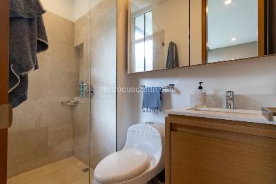 Apartamento de 3 alcobas en venta en Loma Cola Del Zorro, Medellín, 217 m² · foto 19 de 20