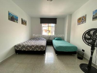 Apartamento de 2 alcobas en venta en El Poblado Provenza, Medellín, 62 m² · foto 2 de 18
