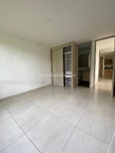 Apartamento de 2 alcobas en venta en Las Lomitas, Sabaneta, 61 m² · foto 6 de 12