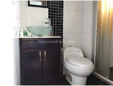 Apartamento de 2 alcobas en venta en Loma De Los Bernal, Medellín, 90 m² · foto 10 de 13