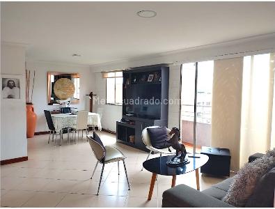 Apartamento de 2 alcobas en venta en Loma De Los Bernal, Medellín, 90 m² · foto 3 de 13