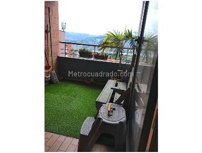 Apartamento de 2 alcobas en venta en Loma De Los Bernal, Medellín, 90 m² · foto 6 de 13