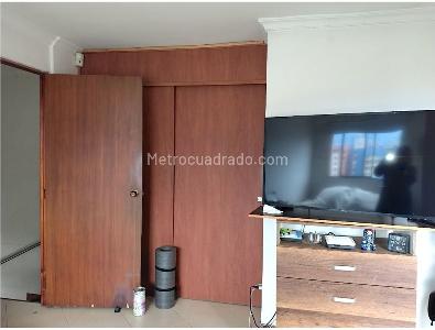Apartamento de 2 alcobas en venta en Loma De Los Bernal, Medellín, 90 m² · foto 7 de 13