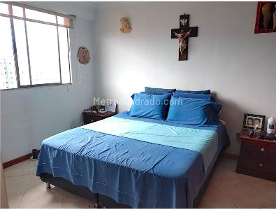 Apartamento de 2 alcobas en venta en Loma De Los Bernal, Medellín, 90 m² · foto 8 de 13