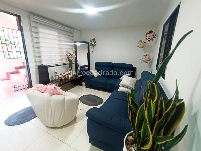 Casa de 3 alcobas en venta en La America / Danubio, Medellín, 85 m² · foto 4 de 19