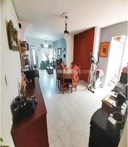Casa de 4 alcobas en venta en San Javier, Medellín, 169 m² · foto 3 de 15