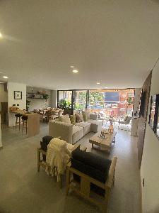 Apartamento en venta en La Castellana, Medellín · foto 2 de 13