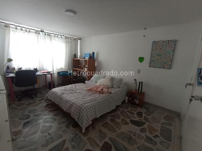 Apartamento en venta en Laureles, Medellín · foto 14 de 19