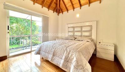 Casa de 5 alcobas en venta en El Poblado, Medellín, 900 m² · foto 13 de 20
