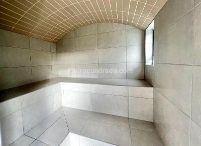 Casa de 5 alcobas en venta en El Poblado, Medellín, 900 m² · foto 18 de 20