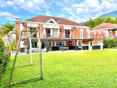 Casa de 5 alcobas en venta en El Poblado, Medellín, 900 m² · foto 4 de 20