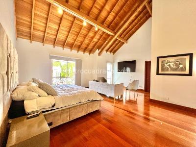 Casa de 5 alcobas en venta en El Poblado, Medellín, 900 m² · foto 6 de 20