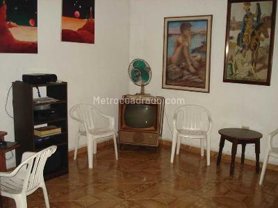 Casa de 5 alcobas en venta en Prado Centro, Medellín, 305 m² · foto 12 de 20