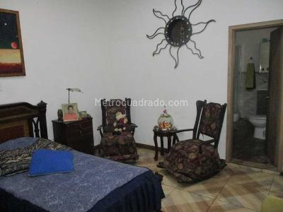 Casa de 5 alcobas en venta en Prado Centro, Medellín, 305 m² · foto 16 de 20