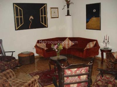 Casa de 5 alcobas en venta en Prado Centro, Medellín, 305 m² · foto 2 de 20