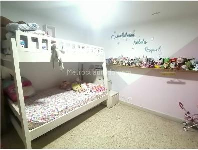 Apartamento de 4 alcobas en venta en Laureles, Medellín, 189 m² · foto 13 de 15