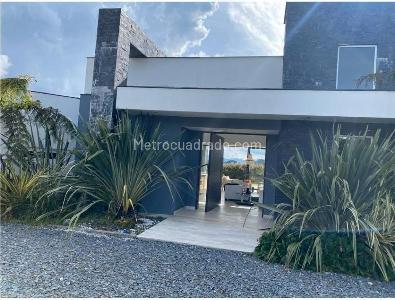 Casa de 3 alcobas en venta en Envigado, Medellín · foto 12 de 14