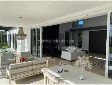 Casa de 3 alcobas en venta en Envigado, Medellín · foto 7 de 14