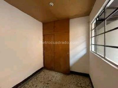 Casa de 5 alcobas en venta en Villa Hermosa, Medellín, 197 m² · foto 4 de 8