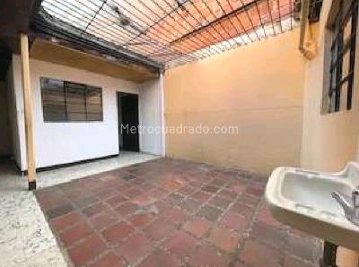 Casa de 5 alcobas en venta en Villa Hermosa, Medellín, 197 m² · foto 7 de 8