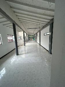 Casa de 5 alcobas en venta en Patio Bonito, Medellín, 402 m² · foto 3 de 8