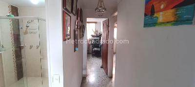 Apartamento en venta en Los Colores, Medellín · foto 7 de 13