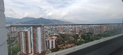 Apartamento de 2 alcobas en venta en El Carmelo, Sabaneta, 85 m² · foto 2 de 13